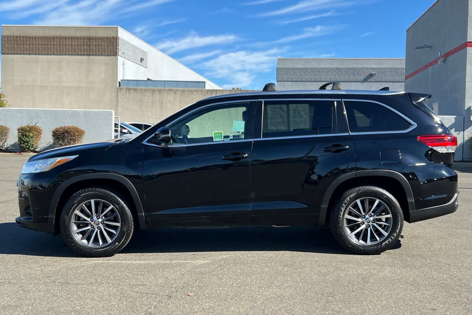 Used 2018 Toyota Highlander XLE FWD image 9