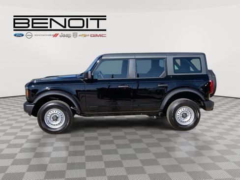 New 2025 Ford Bronco 4-Door image 2