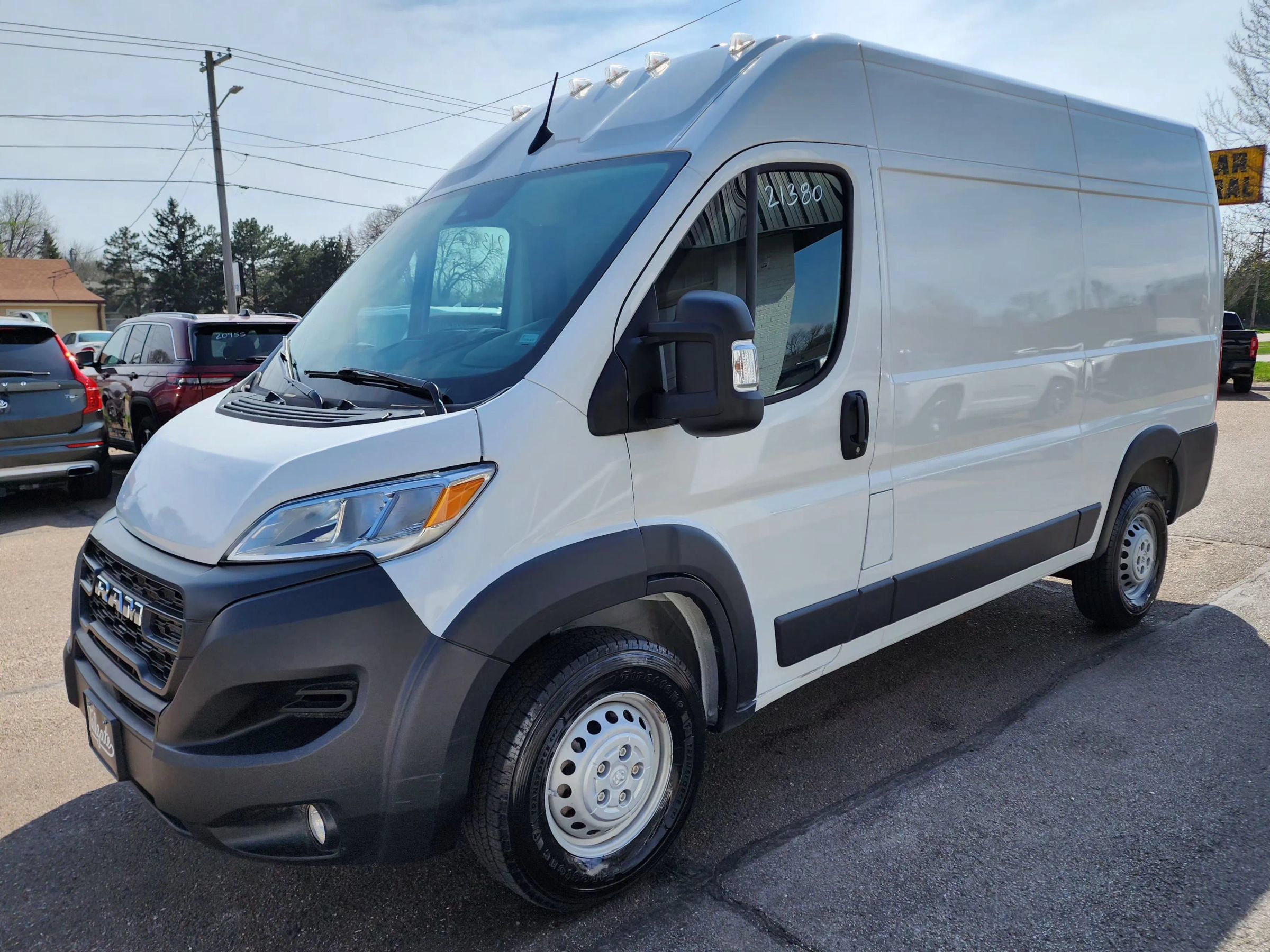 Used 2025 RAM ProMaster 2500 w/ Convenience Group FWD image 8