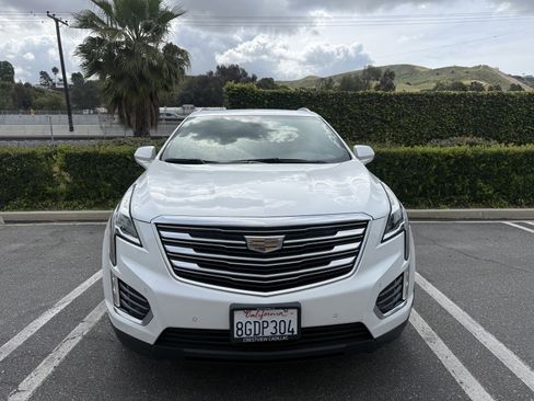 Used 2019 Cadillac XT5 Luxury image 2