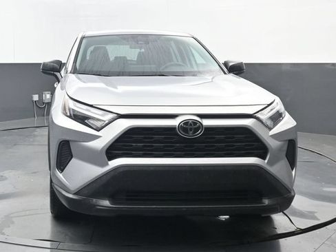 Used 2023 Toyota RAV4 LE FWD image 5