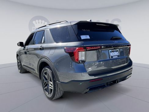New 2026 Ford Explorer ST-Line w/ ST-Line Street Pack image 4