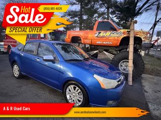 Used 2010 Ford Focus SEL image 1