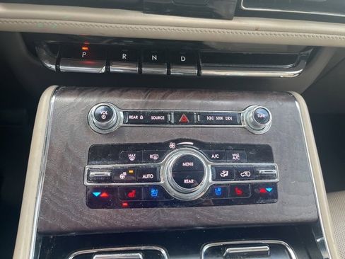 Used 2021 Lincoln Aviator Reserve w/ Equipment Group 202A image 12