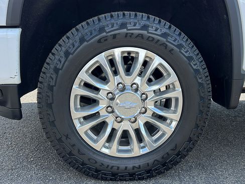 Used 2020 Chevrolet Silverado 3500 High Country w/ Z71 Off-Road Package AWD/4WD image 11