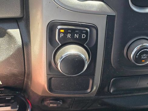Used 2019 RAM 1500 Classic SLT RWD image 18