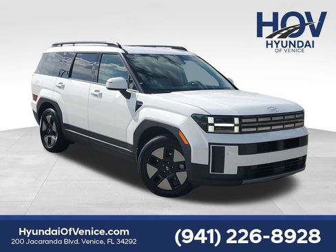 Used 2026 Hyundai Santa Fe SEL FWD image 1