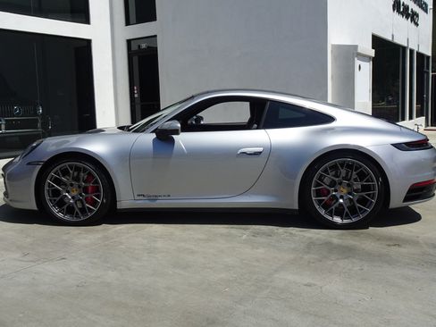 Used 2021 Porsche 911 Carrera 4S AWD/4WD image 3