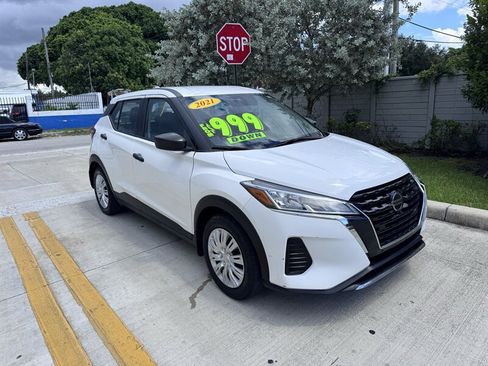 Used 2021 Nissan Kicks S FWD image 3