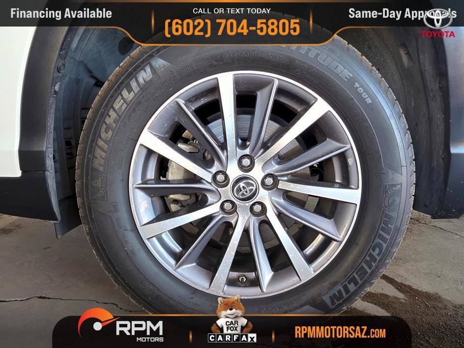 Used 2017 Toyota Highlander XLE w/ Carpet Mat Package FWD image 29