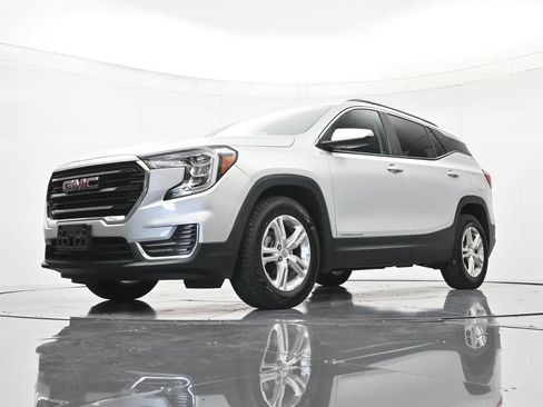 Used 2022 GMC Terrain SLE w/ Driver Convenience Package FWD image 35