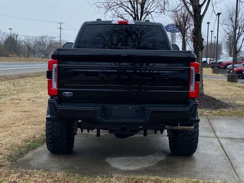 Used 2025 Ford F250 Platinum image 5