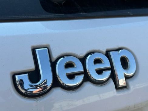 Used 2018 Jeep Grand Cherokee Limited AWD/4WD image 10