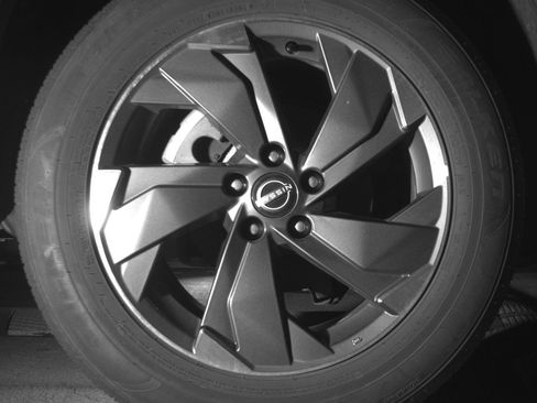 Used 2025 Nissan Rogue SV FWD image 15