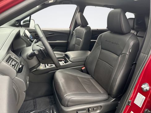 Used 2025 Honda Passport Black Edition image 11