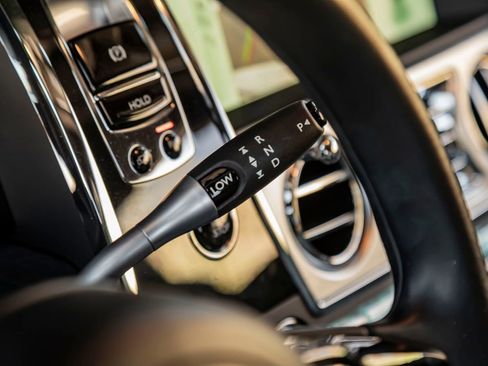 Used 2016 Rolls-Royce Dawn RWD image 20