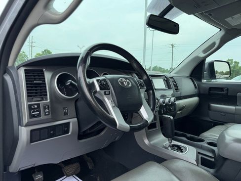 Used 2014 Toyota Sequoia SR5 AWD/4WD image 14