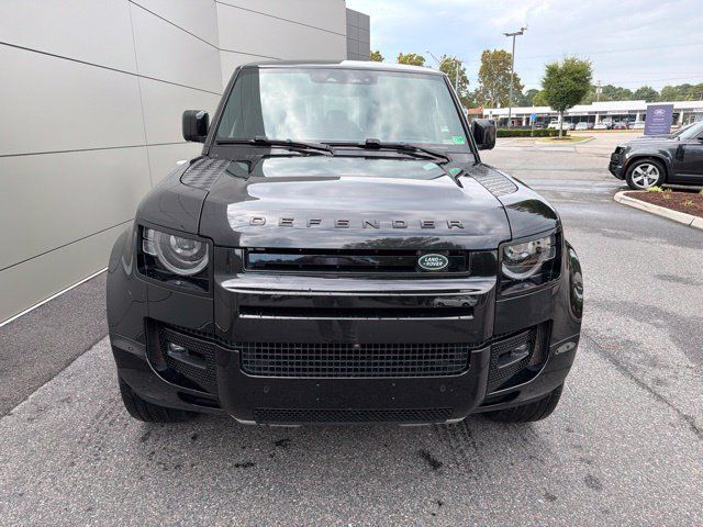 Used 2023 Land Rover Defender 110 V8 AWD/4WD image 6
