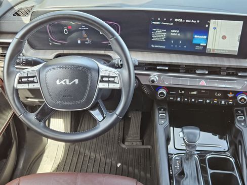 Certified 2024 Kia Telluride EX w/ EX Captain's Chair Package FWD image 25