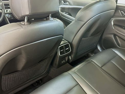 Used 2025 Genesis G70 2.5T AWD/4WD image 28