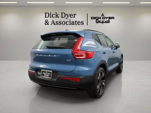 New 2025 Volvo XC40 B5 Ultra w/ Climate Package image 2