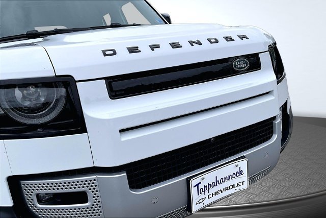 Used 2025 Land Rover Defender 110 S AWD/4WD image 32