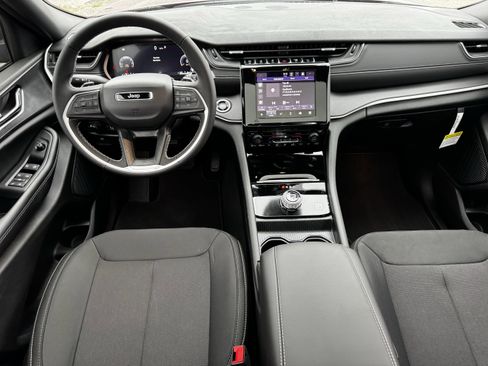 New 2025 Jeep Grand Cherokee Laredo X image 13