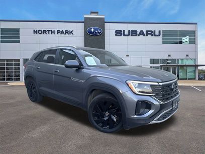 Used 2024 Volkswagen Atlas Cross Sport SE w/ Black Wheel Package