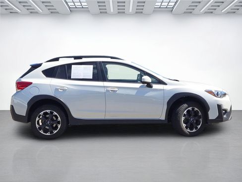 Used 2022 Subaru Crosstrek 2.0i Premium w/ Popular Package #3 AWD/4WD image 3