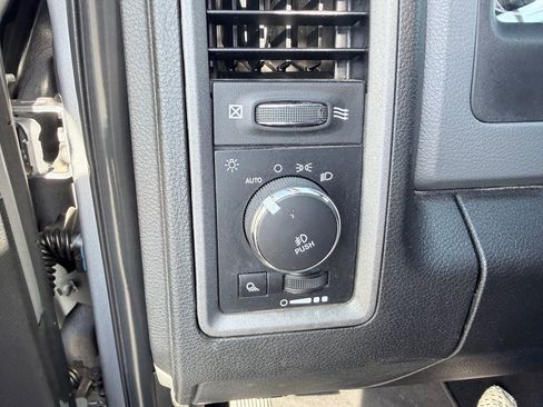 Used 2019 RAM 1500 Express RWD image 11