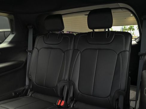Used 2025 Jeep Grand Cherokee L Limited AWD/4WD image 17
