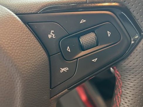 Used 2023 Chevrolet TrailBlazer RS w/ Sun and Liftgate Package image 6