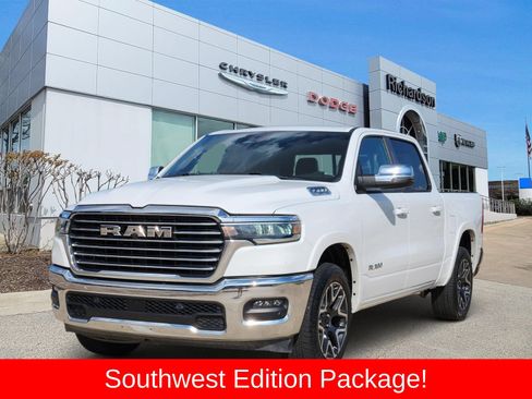 Used 2025 RAM 1500 Laramie AWD/4WD image 2