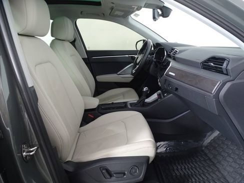 Used 2024 Audi Q3 2.0T Premium Plus image 18