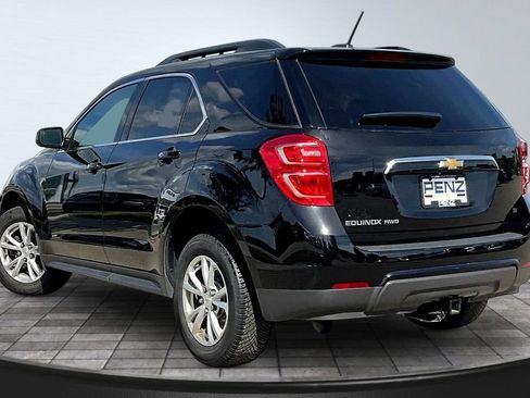 Used 2017 Chevrolet Equinox LT w/ Convenience Package AWD/4WD image 4