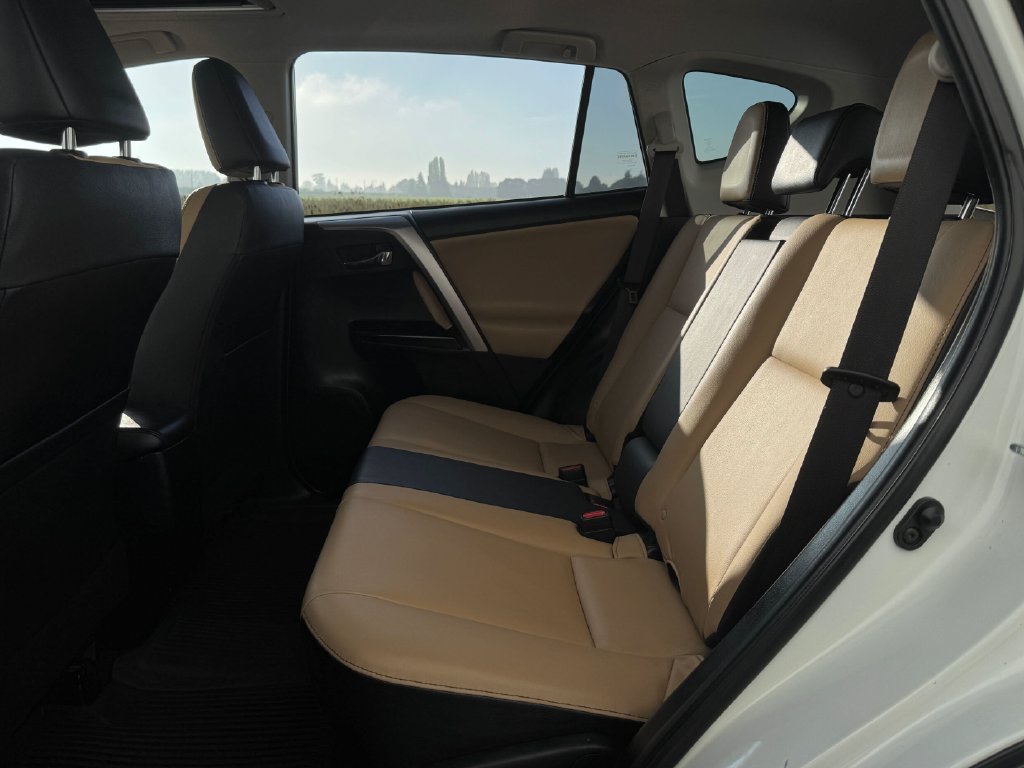 Used 2016 Toyota RAV4 Limited AWD/4WD image 25