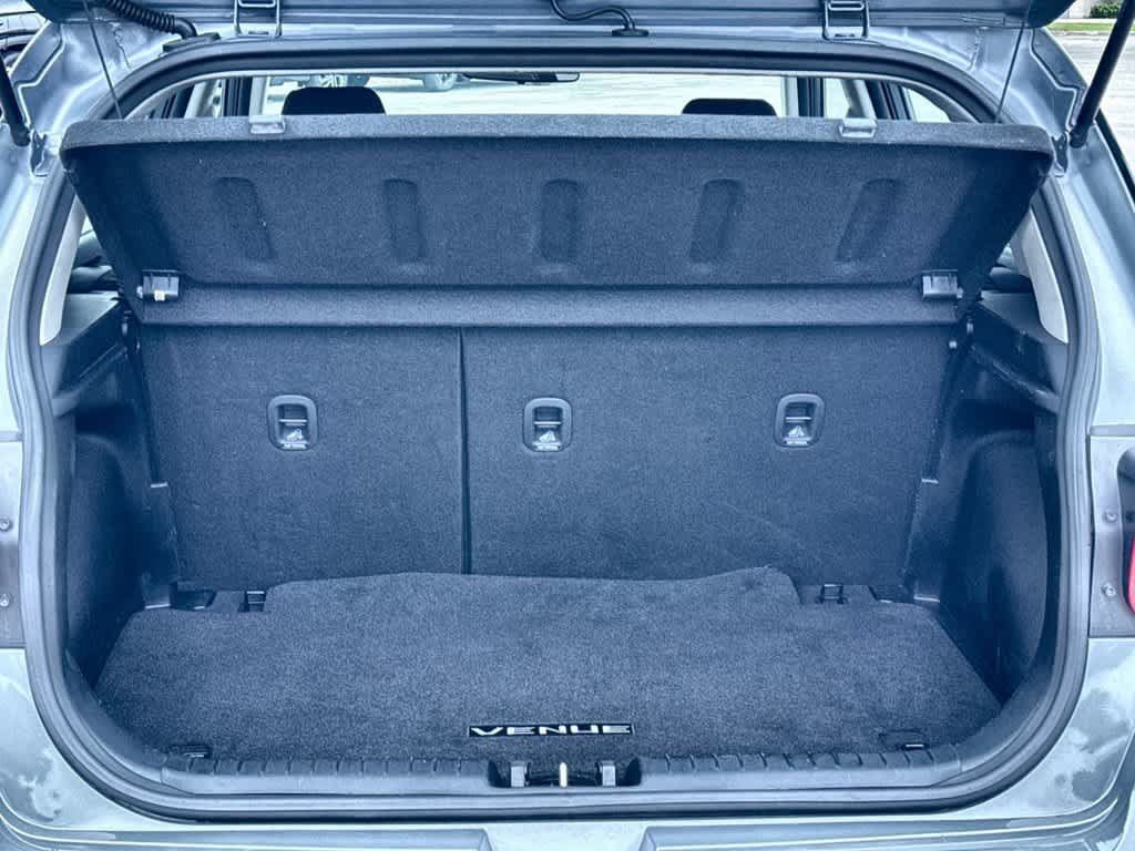 Used 2021 Hyundai Venue SEL FWD image 25