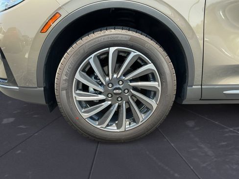 New 2026 Lincoln Corsair Reserve FWD image 14