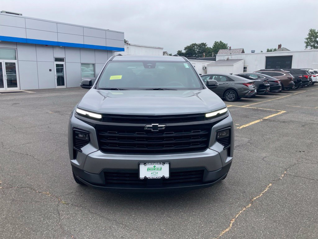 New 2026 Chevrolet Traverse LT w/ Midnight/Sport Edition AWD/4WD image 2