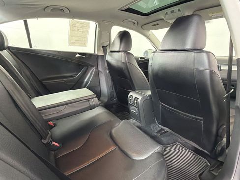 Used 2009 Volkswagen Passat Komfort FWD image 28