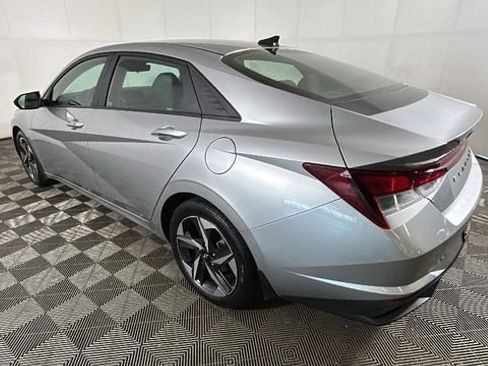 Certified 2023 Hyundai Elantra SEL w/ Convenience Package FWD image 5