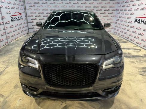 Used 2019 Chrysler 300 S image 3