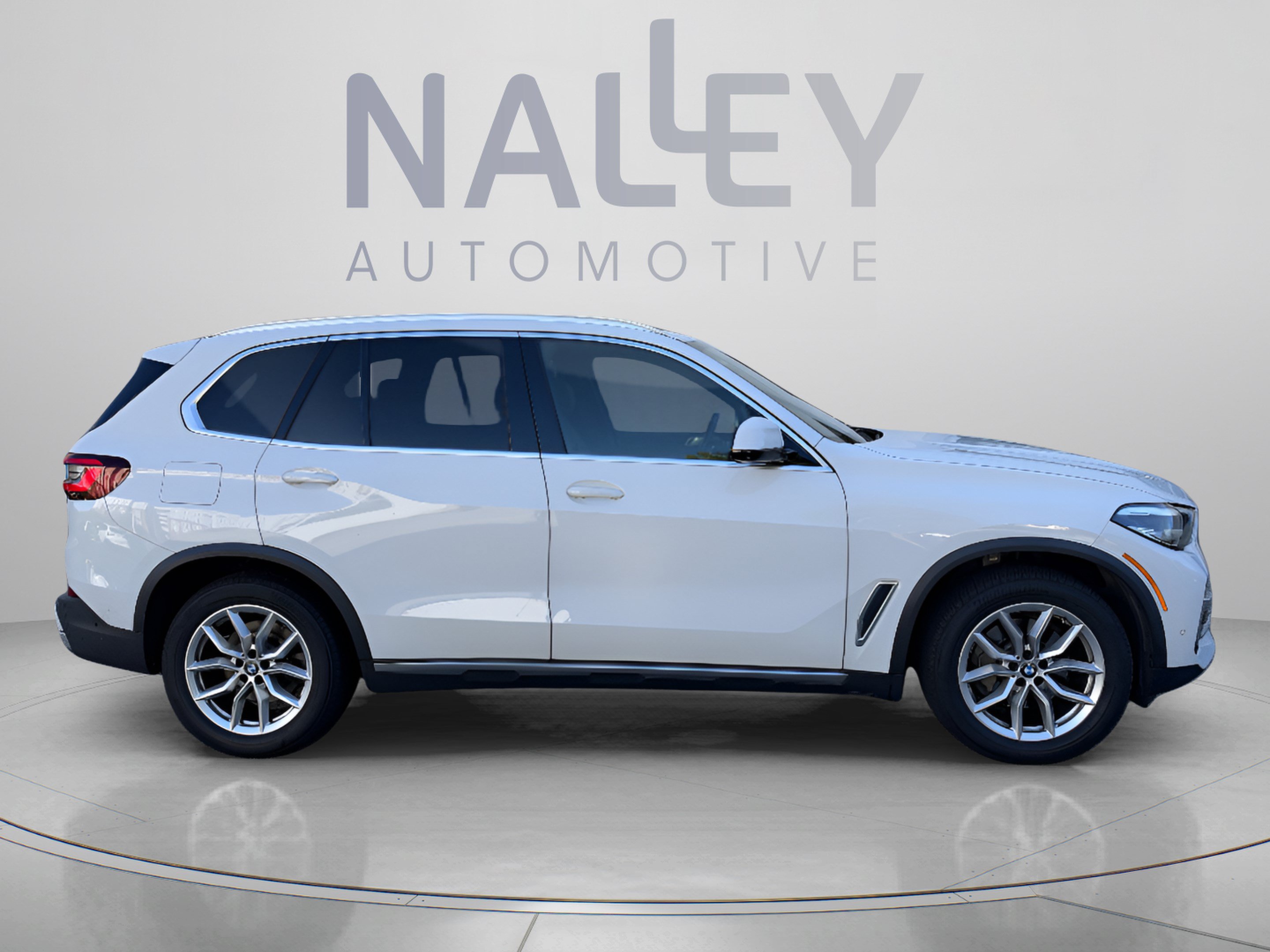Used 2023 BMW X5 sDrive40i w/ Premium Package RWD image 8