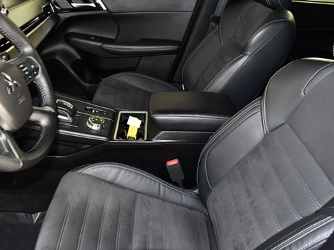 Used 2023 Mitsubishi Outlander SE Black Edition AWD/4WD image 35