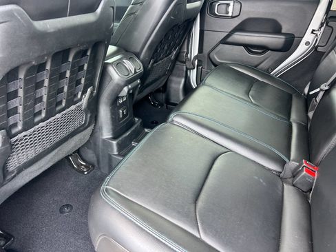 Used 2023 Jeep Wrangler Unlimited Rubicon 4xe w/ Cold Weather Group AWD/4WD image 14