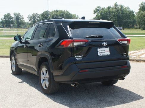 Used 2023 Toyota RAV4 XLE w/ Convenience Package AWD/4WD image 16