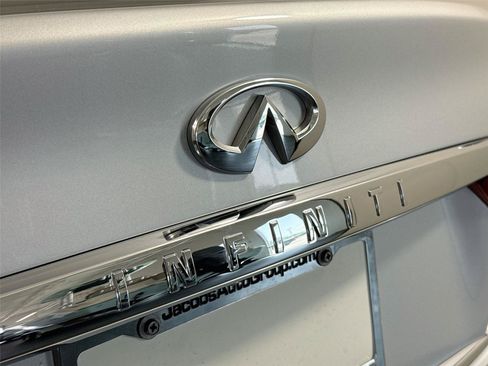 Used 2015 INFINITI Q50 w/ Deluxe Touring Package RWD image 15