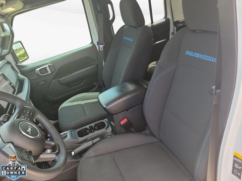 Used 2024 Jeep Wrangler Unlimited Rubicon 4xe AWD/4WD image 14