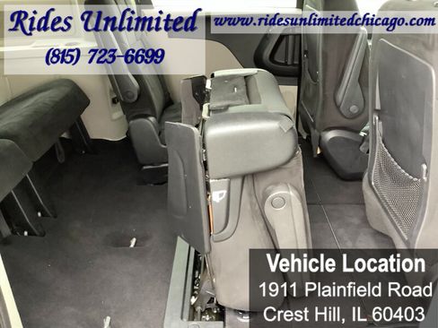 Used 2012 Dodge Grand Caravan SXT w/ Entertainment Group 1 FWD image 31