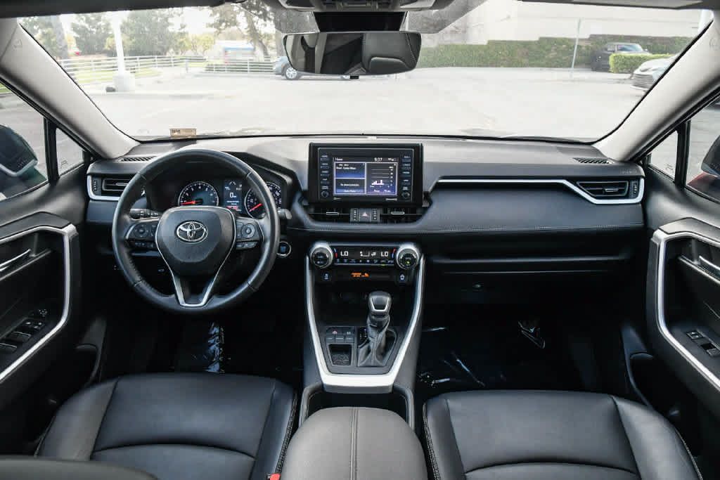 Used 2022 Toyota RAV4 XLE Premium FWD image 15